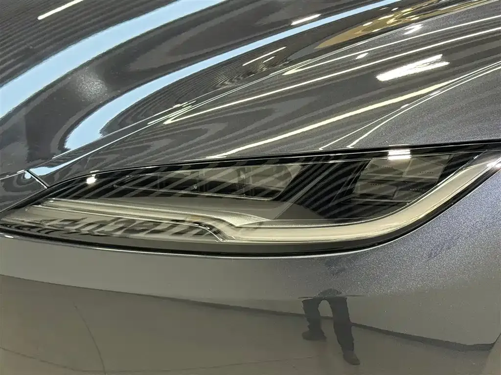 Tesla Model 3 — фото 3