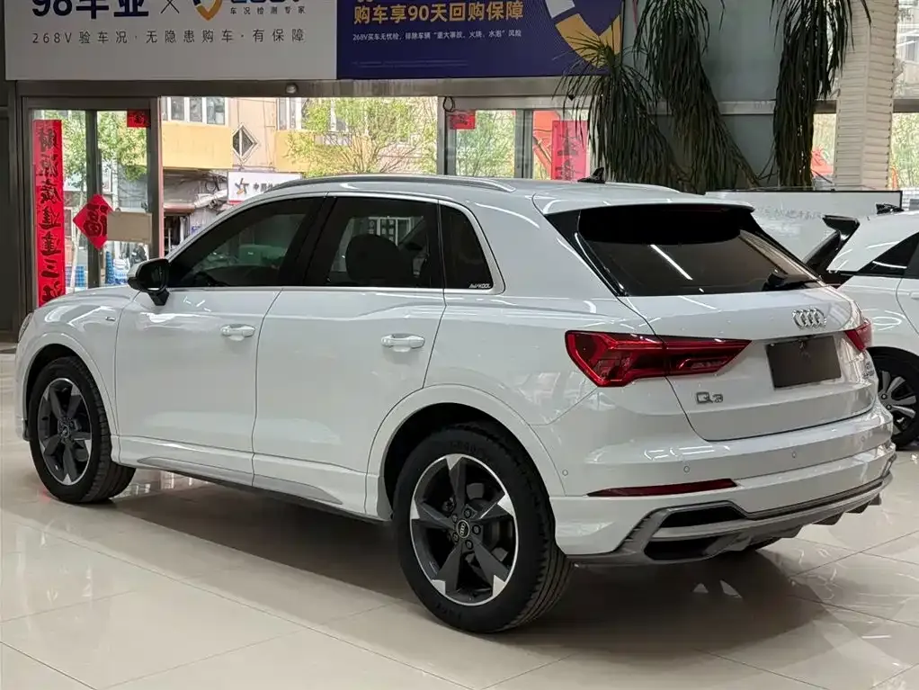 Audi Q3 — фото 10