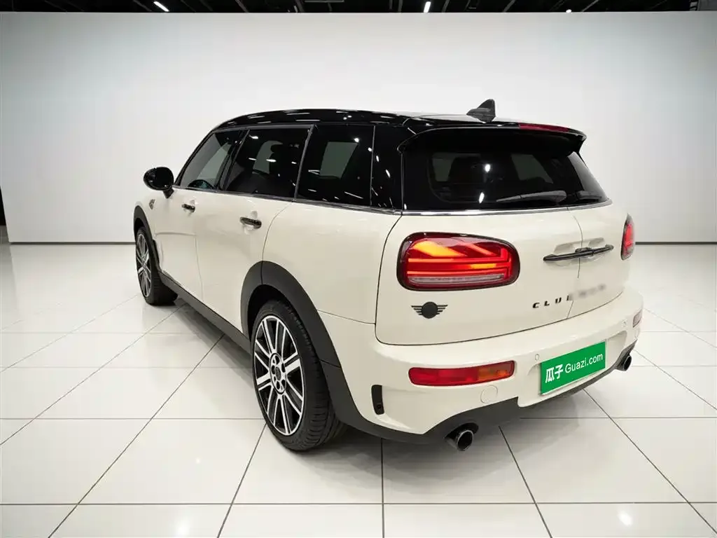MINI Clubman — фото 5