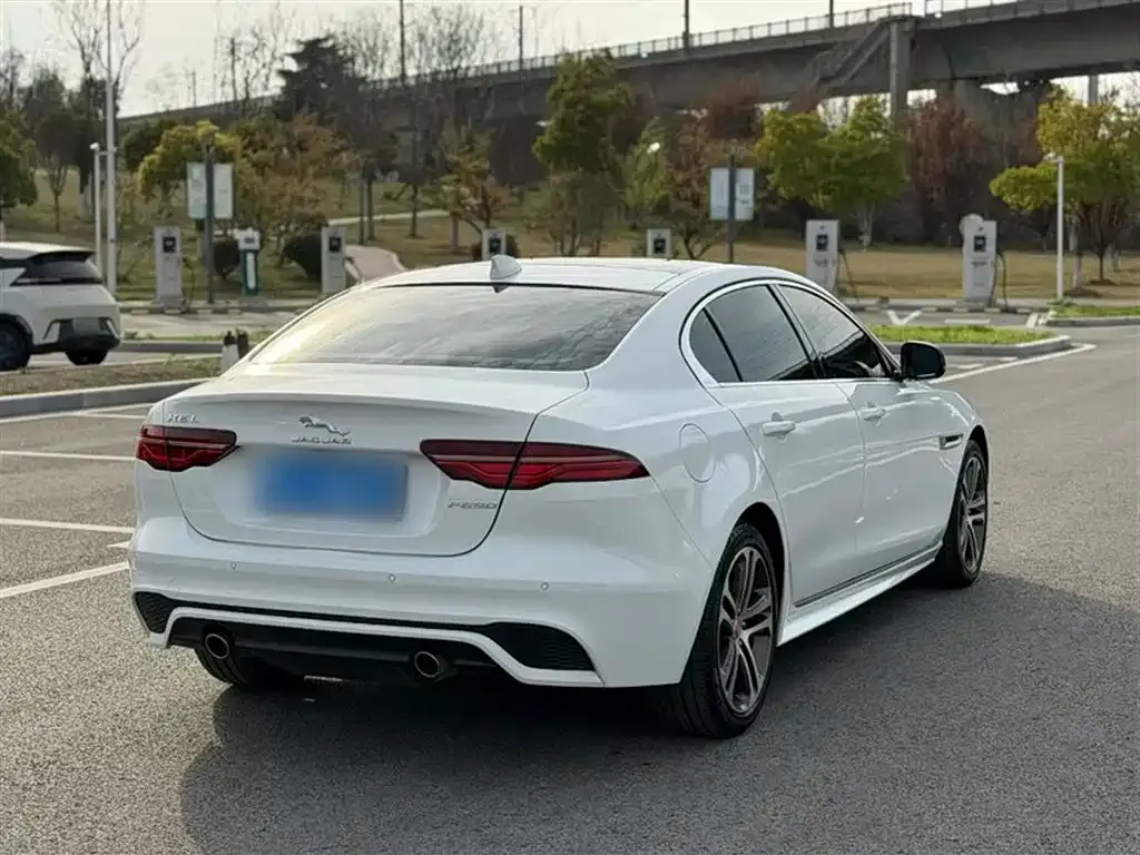 Jaguar XEL — фото 10