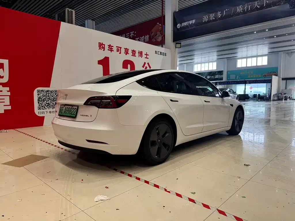 Tesla Model 3 — фото 3
