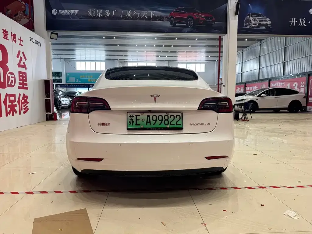 Tesla Model 3 — фото 7