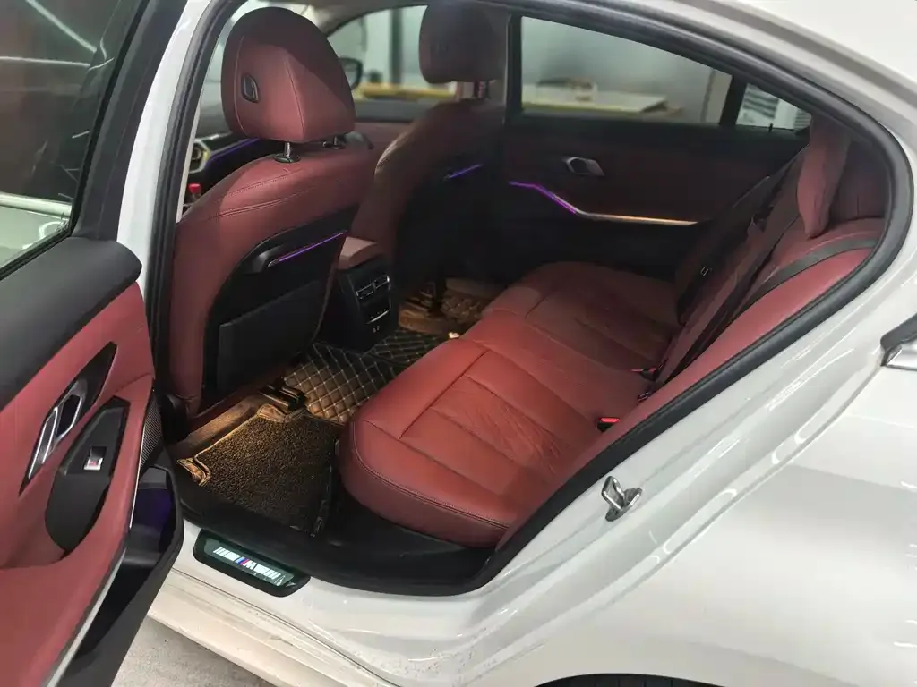 BMW 3 Series 2022 из CN, фото 2