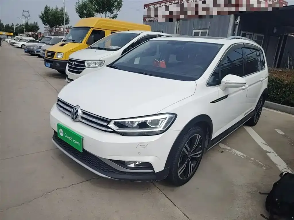 Volkswagen Touran 2021 из CN, фото 1