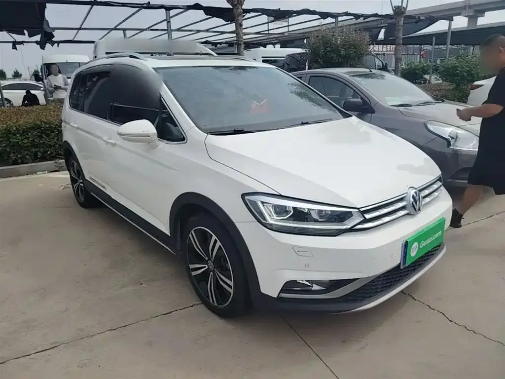 Volkswagen Touran 2021 из CN, фото 6