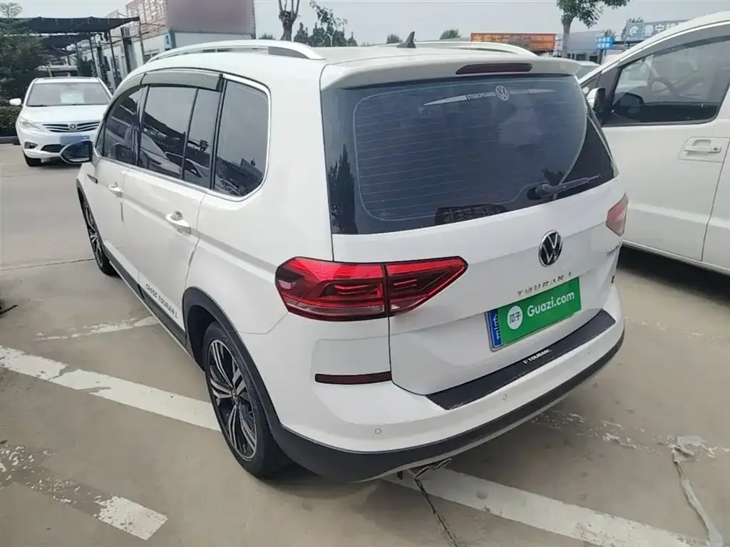 Volkswagen Touran 2021 из CN, фото 8