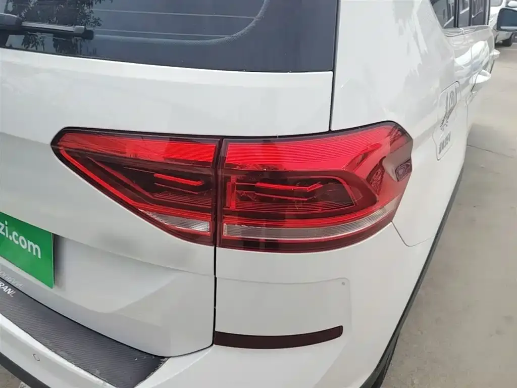 Volkswagen Touran 2021 из CN, фото 4