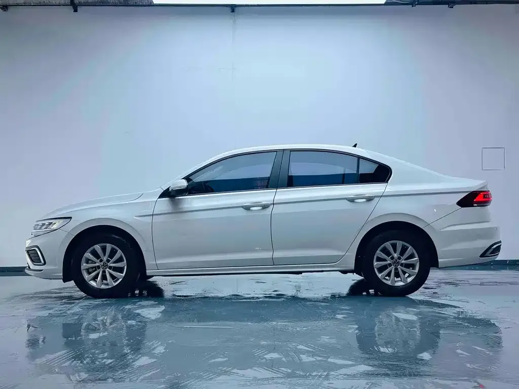 Volkswagen Bora 2023 из CN, фото 5