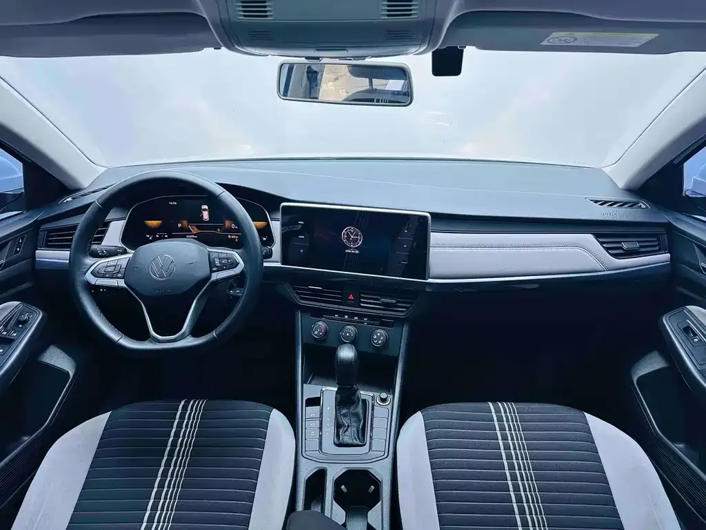 Volkswagen Bora 2023 из CN, фото 8