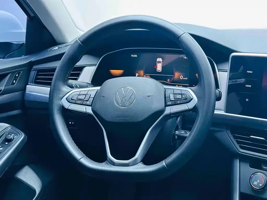 Volkswagen Bora 2023 из CN, фото 4