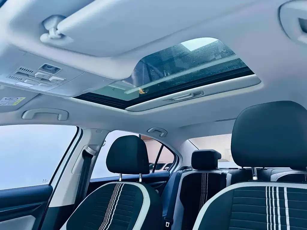 Volkswagen Bora 2023 из CN, фото 10