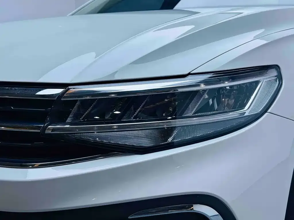 Volkswagen Bora 2023 из CN, фото 7