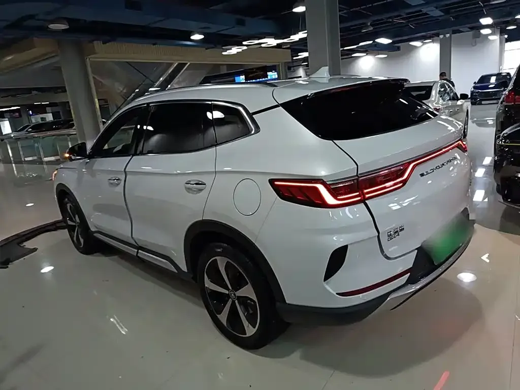 BYD PLUS New Energy — фото 4