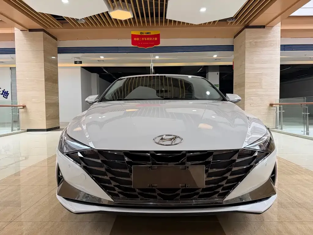 Hyundai Elantra — фото 4