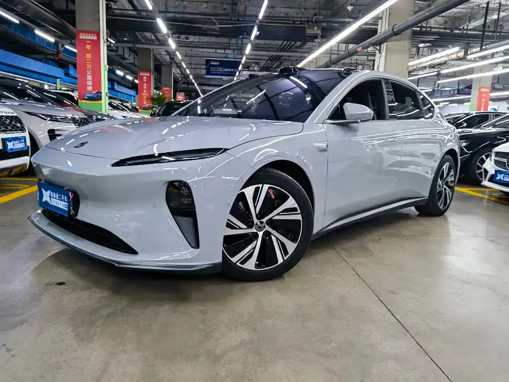 NIO ET5