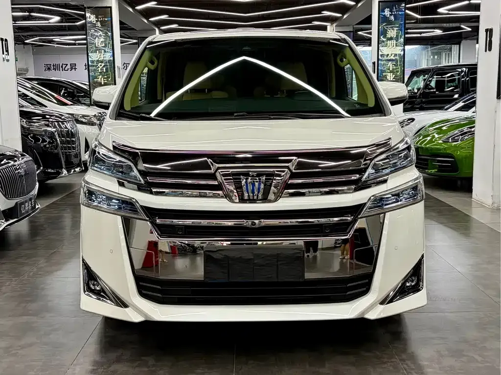 Toyota Vellfire — фото 2