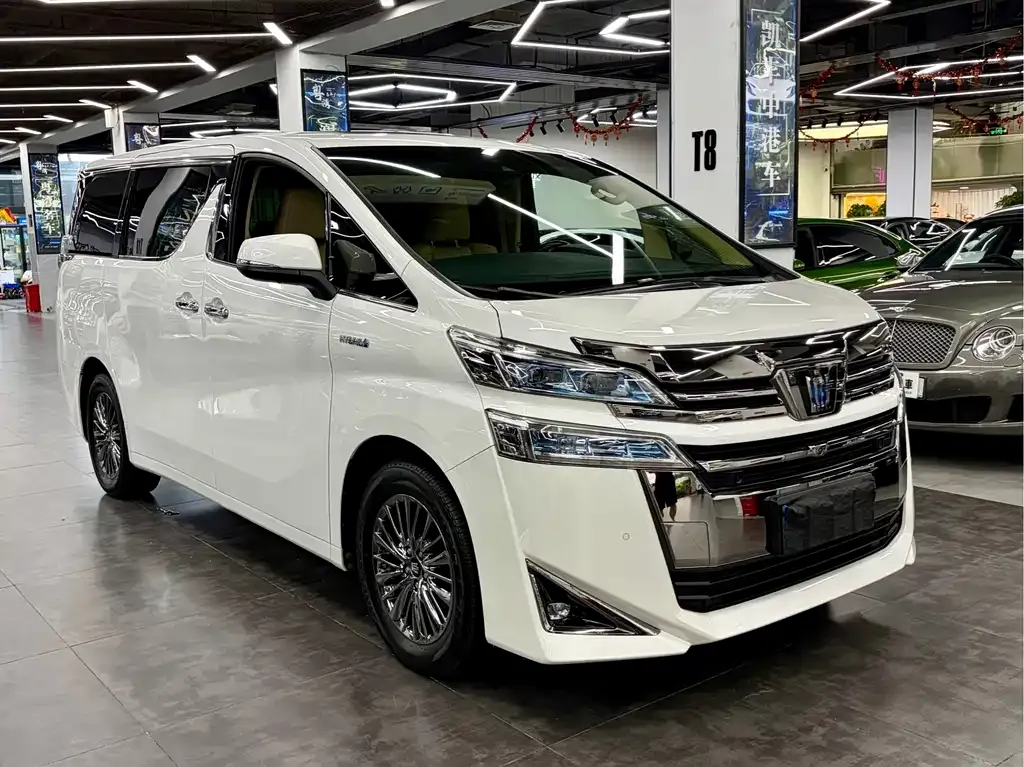 Toyota Vellfire — фото 8