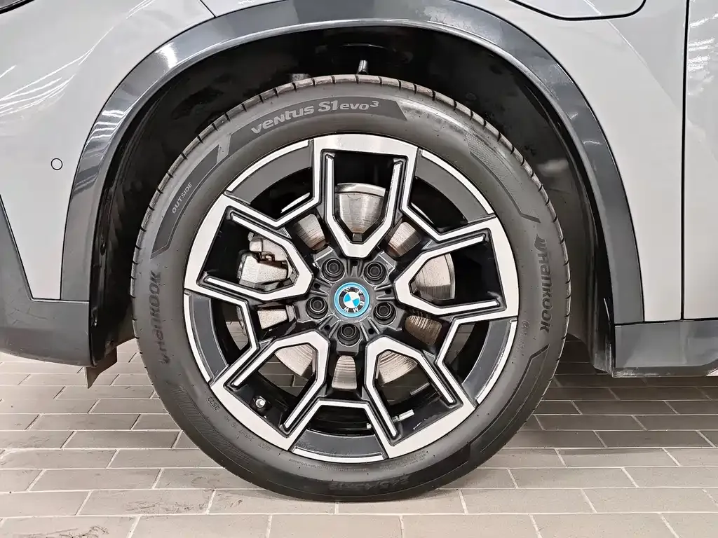 BMW iX1 2024 из CN, фото 7