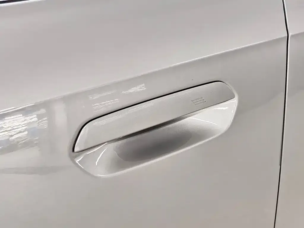 BMW iX1 2024 из CN, фото 2