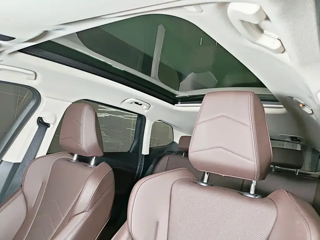 BMW iX1 2024 из CN, фото 8