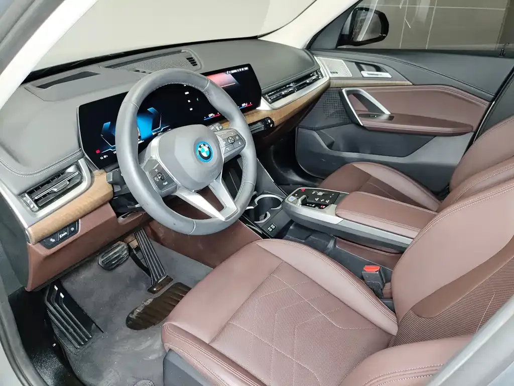 BMW iX1 2024 из CN, фото 6