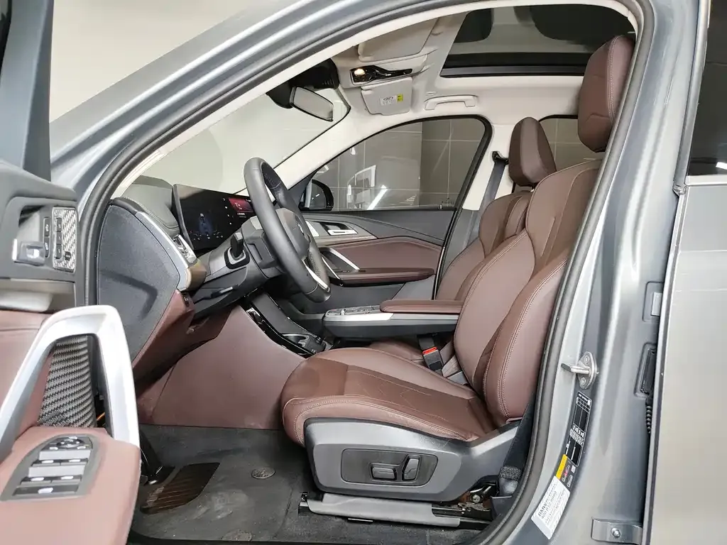 BMW iX1 2024 из CN, фото 3