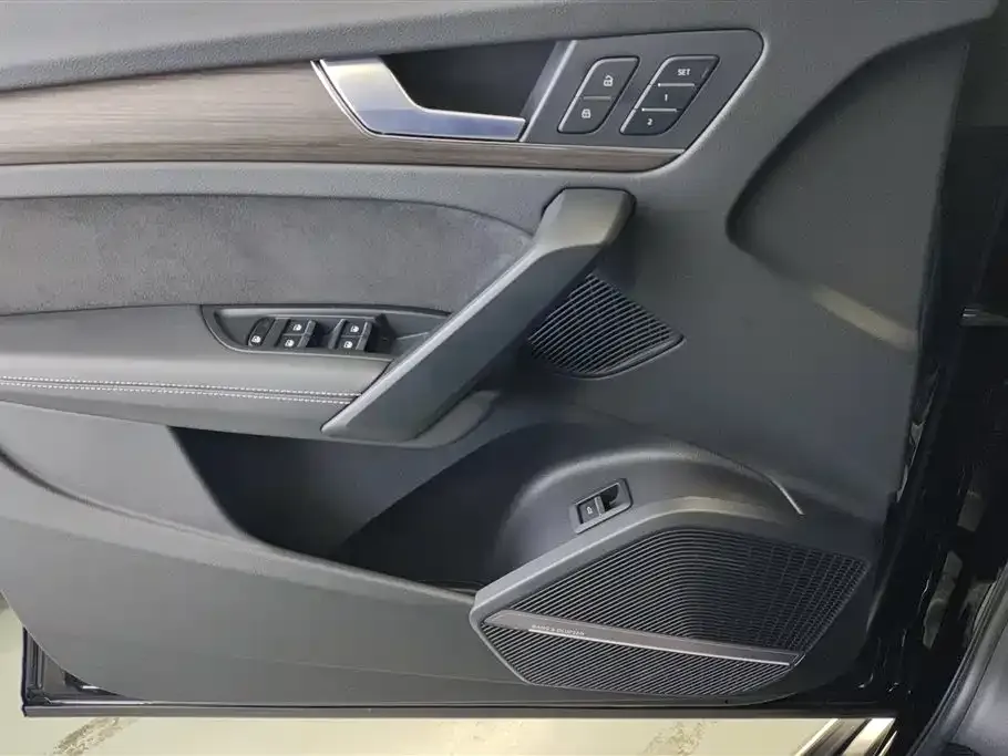 Audi Q5L 2022 из CN, фото 2