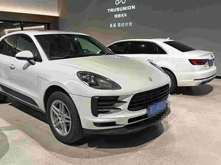 Porsche Macan — фото 1