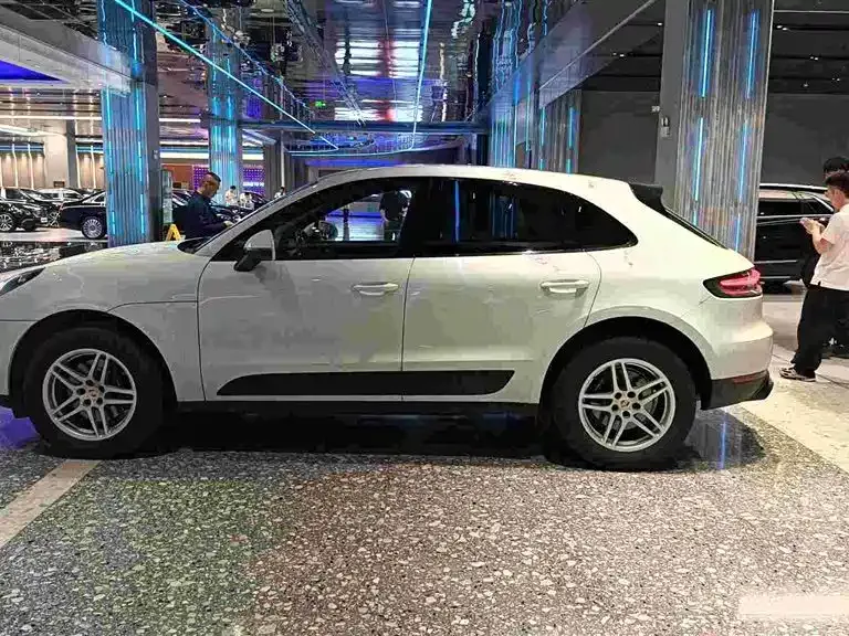 Porsche Macan — фото 10