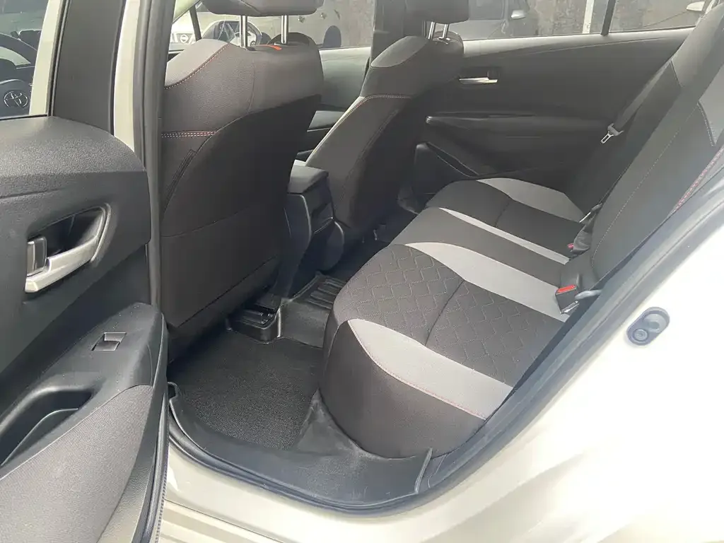 Toyota Corolla 2023 из CN, фото 2