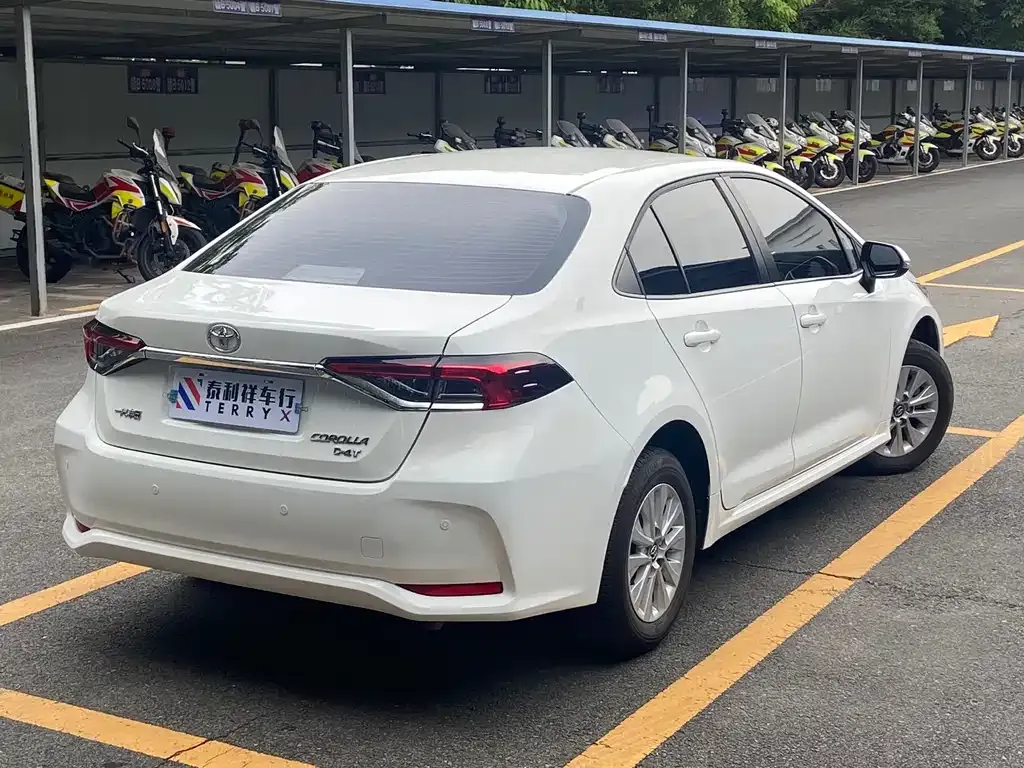 Toyota Corolla 2023 из CN, фото 7