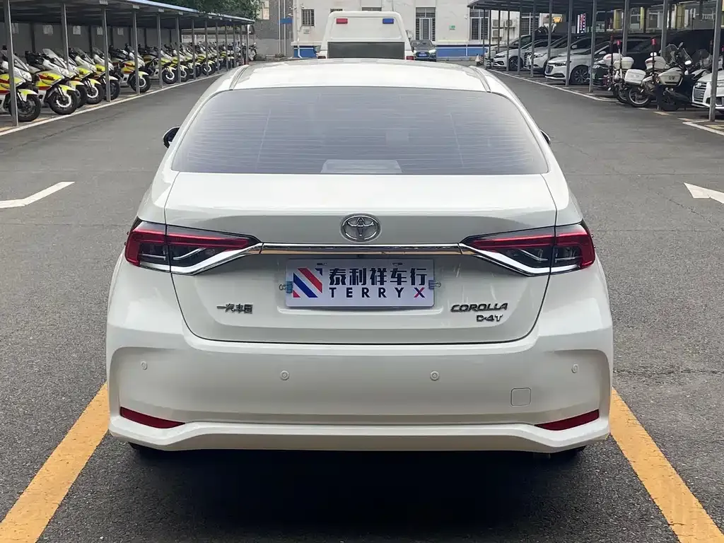 Toyota Corolla 2023 из CN, фото 6