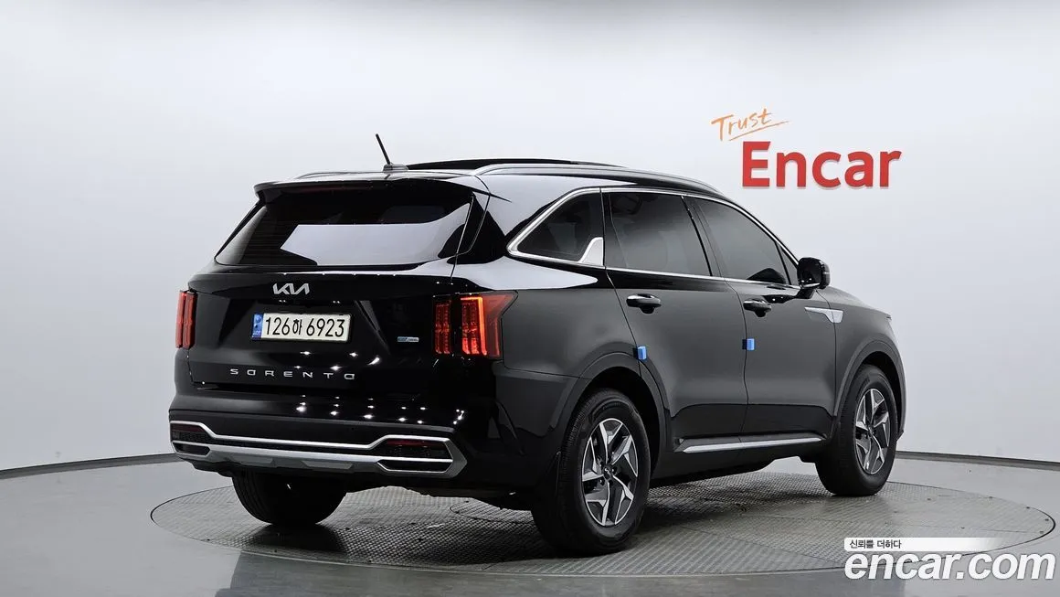 Kia Sorento — фото 9