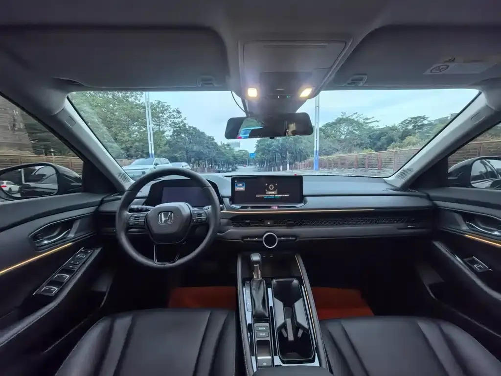 Honda Accord — фото 10
