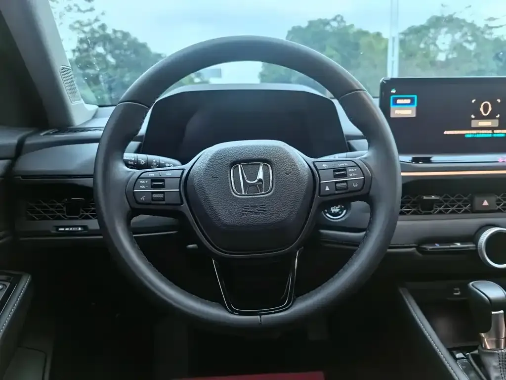 Honda Accord — фото 8