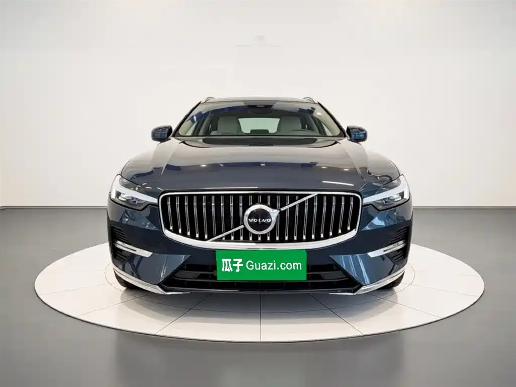 Volvo XC60 — фото 2
