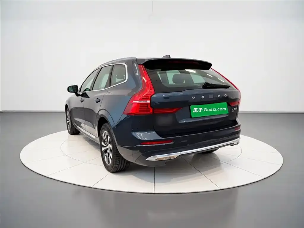 Volvo XC60 — фото 5