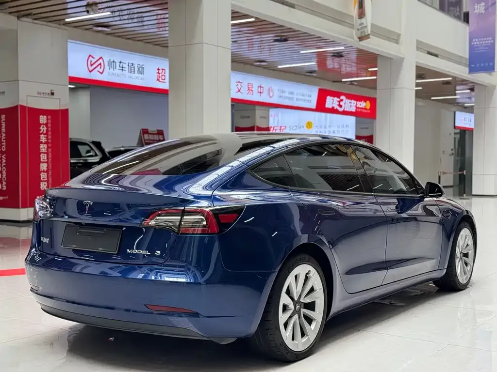 Tesla Model 3 — фото 10
