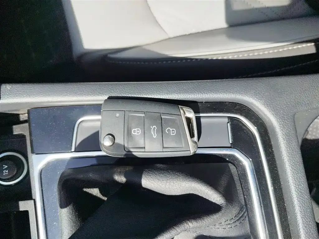Volkswagen Magotan 2025 из CN, фото 5