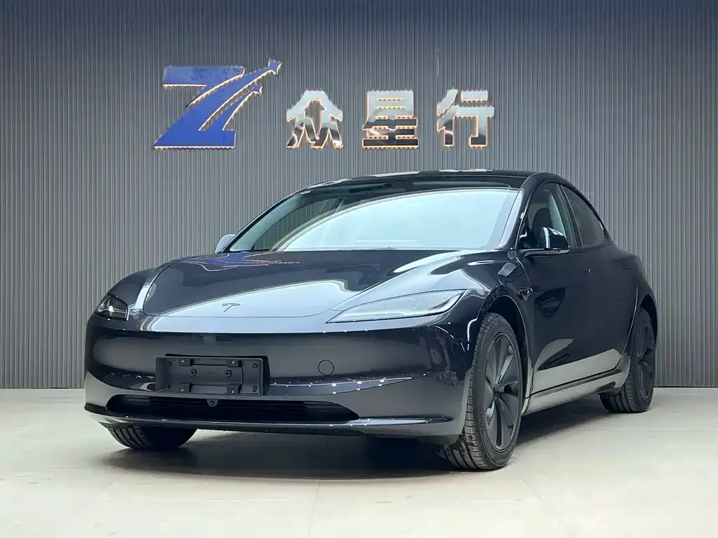 Tesla Model 3 — фото 1