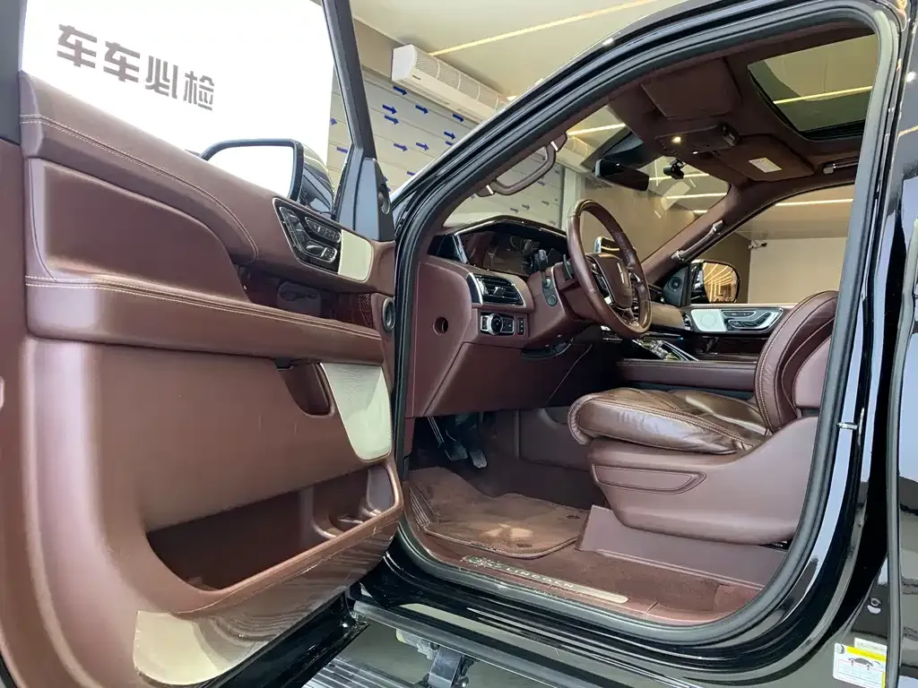 Lincoln Navigator 2021 из CN, фото 4