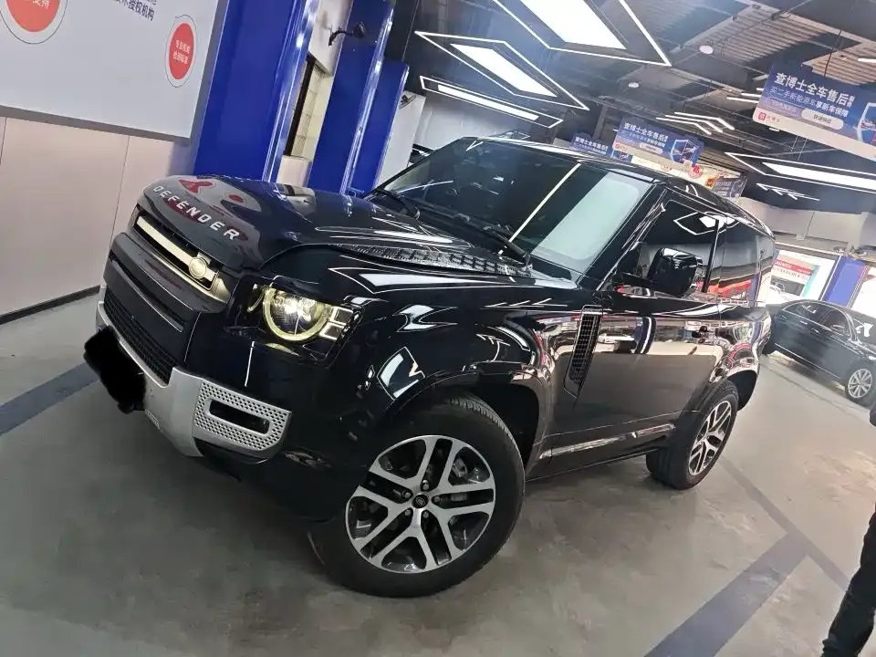 Land Rover Defender — фото 1