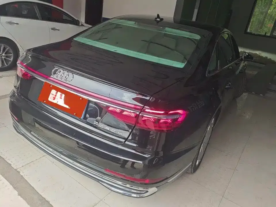 Audi A8 — фото 6