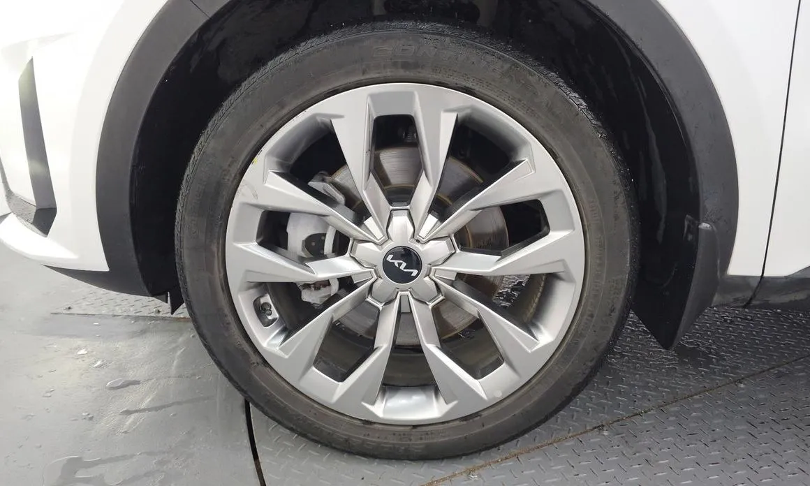 Kia Sorento — фото 8