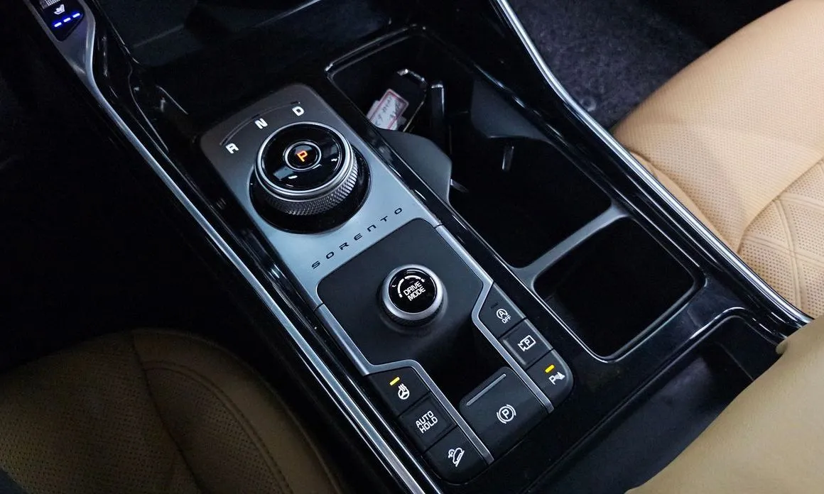 Kia Sorento — фото 7