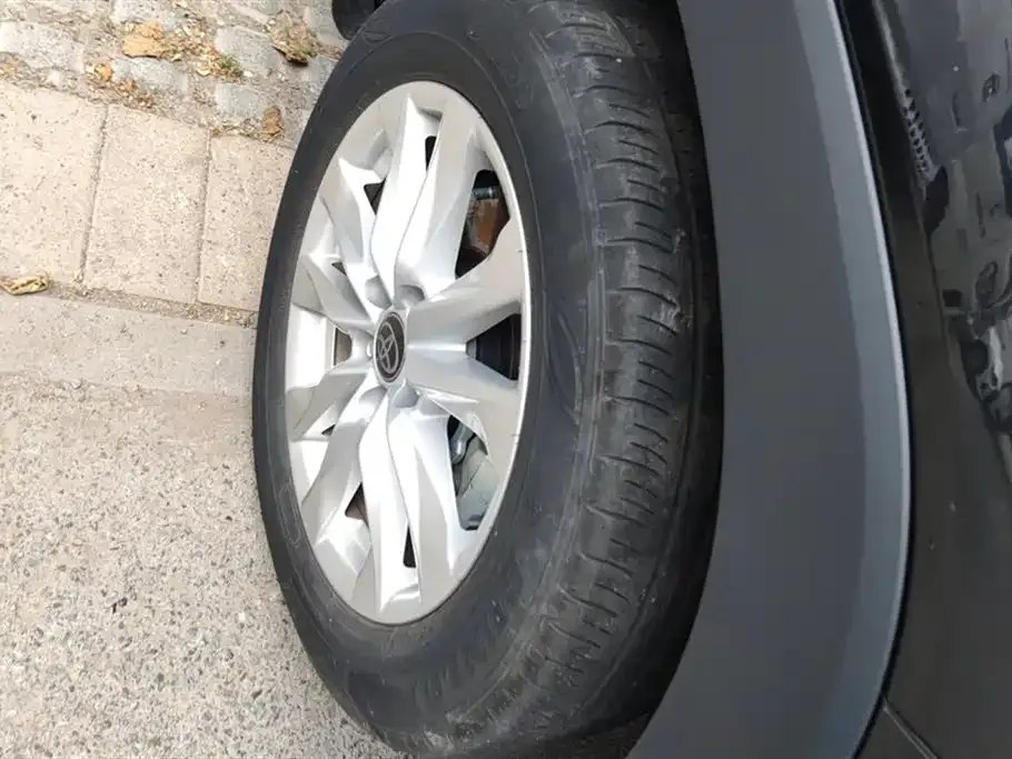 Toyota Corolla Cross 2024 из CN, фото 3