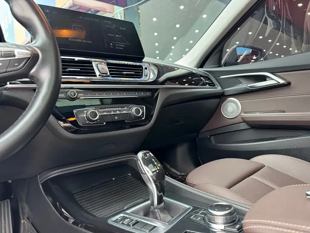 BMW 1 Series 2023 из CN, фото 9