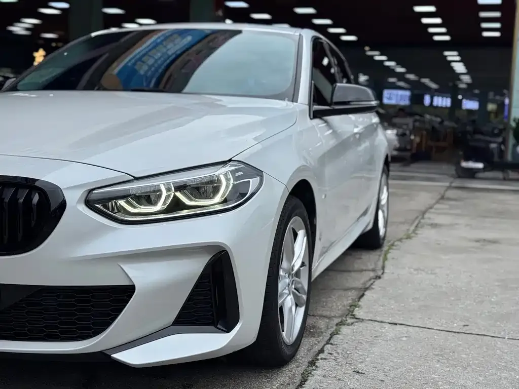 BMW 1 Series 2023 из CN, фото 2