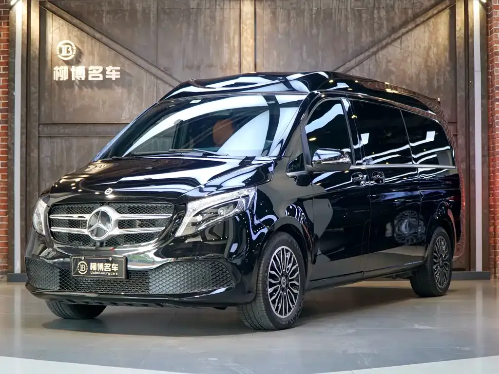 Mercedes-Benz V-Class — фото 1
