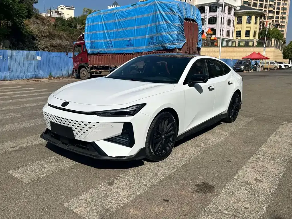 Changan UNI-V 2024 из CN, фото 1